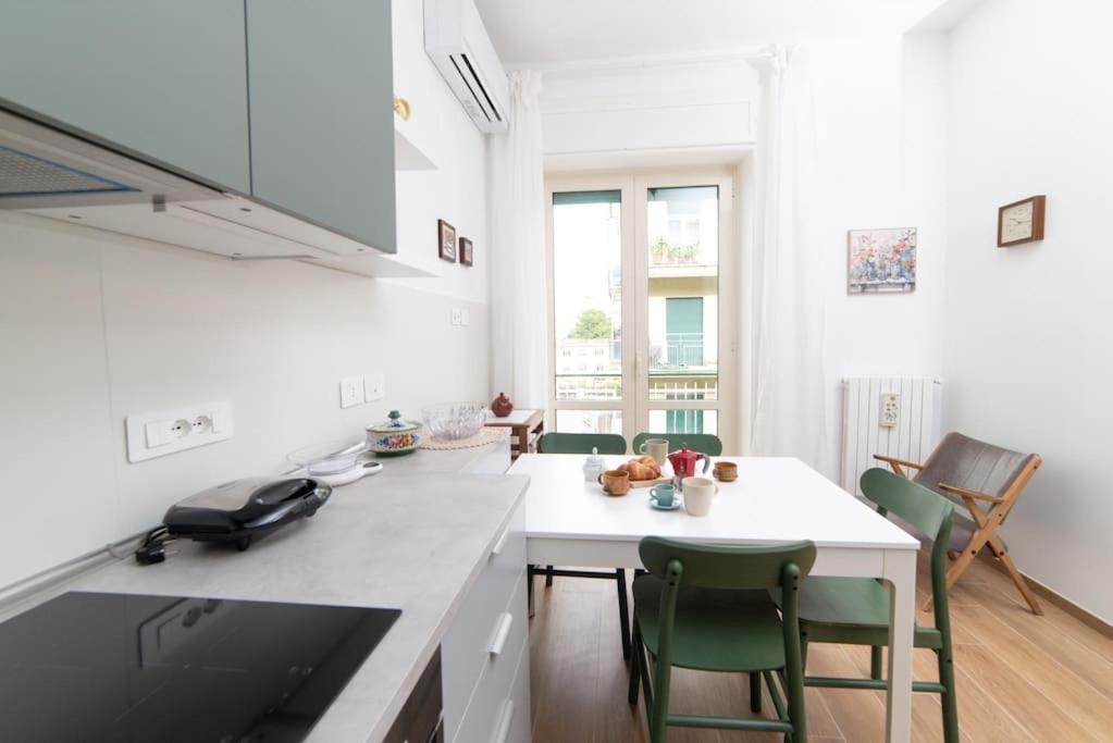 Riverside apartment with private parking