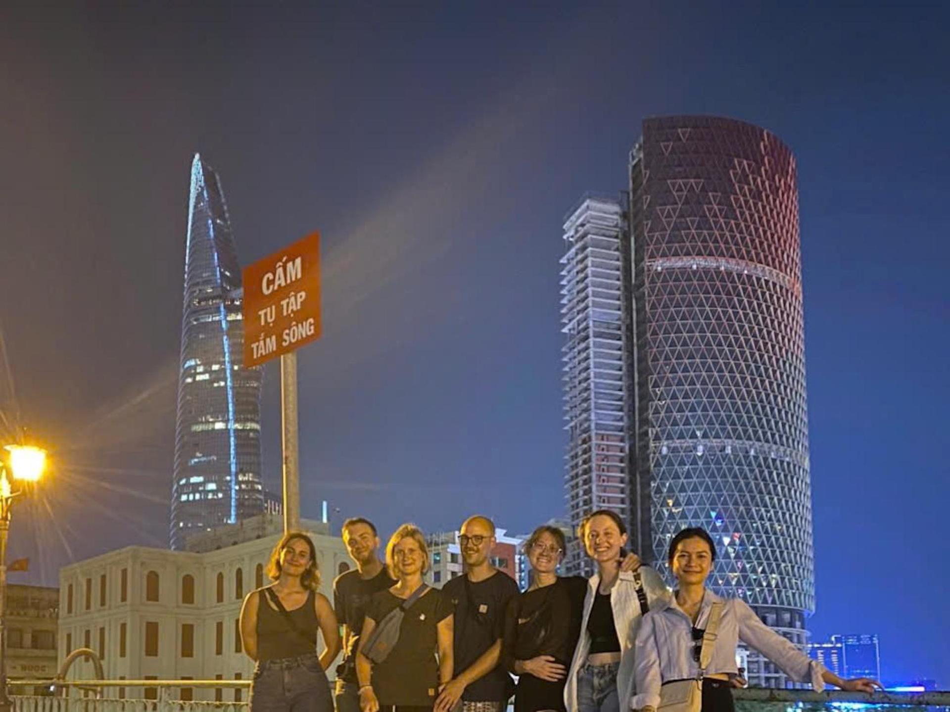 Saigon Authentic Alley Hostel - Local Vibes, City Tours, Cooking Dinner, Evening Streetfood, Free Menu Breakfast, Gym & Rooftop Billiards
