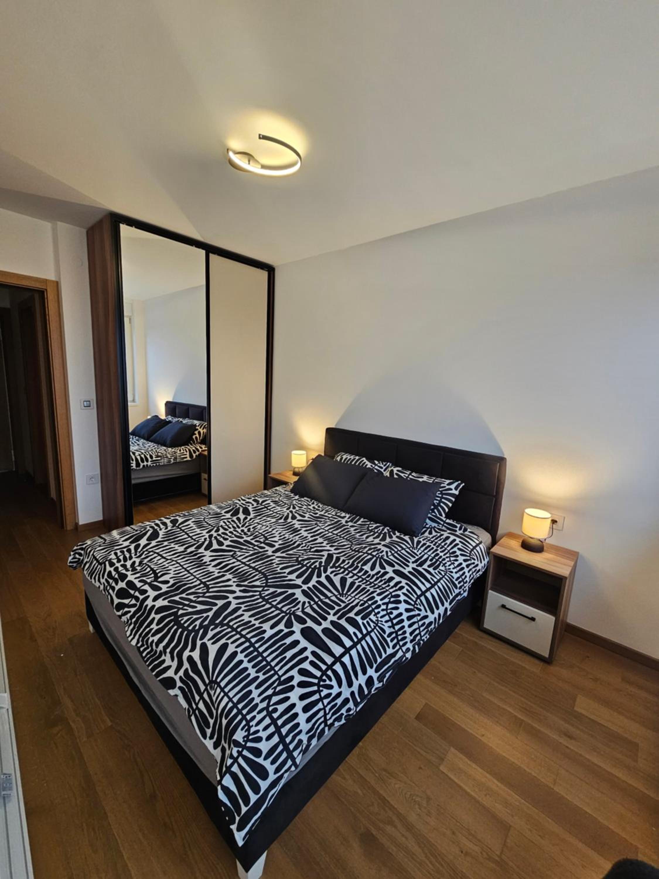 Skyline Cozy Suites view 2