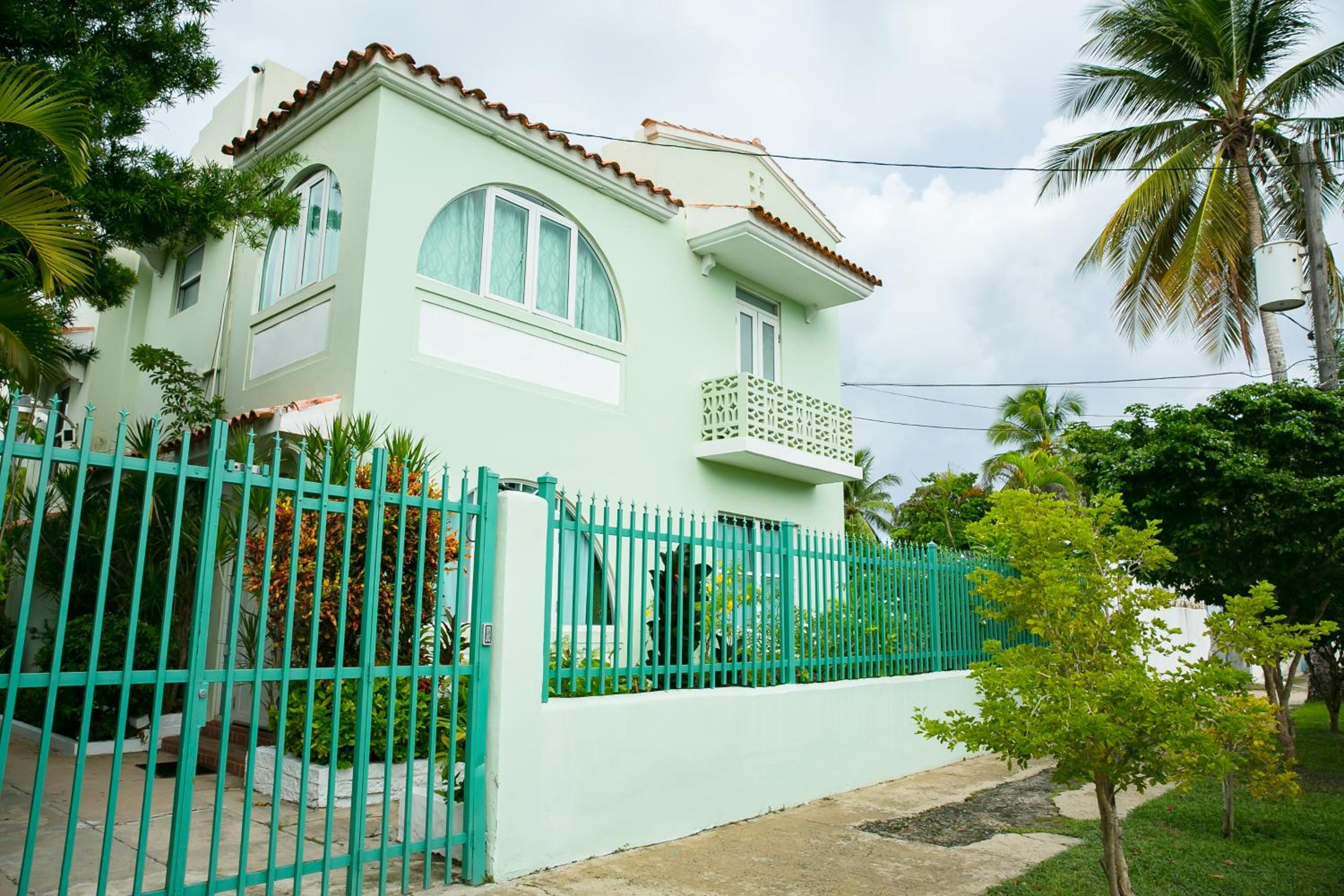 Numero Uno Beach Apartments - Property Image 161