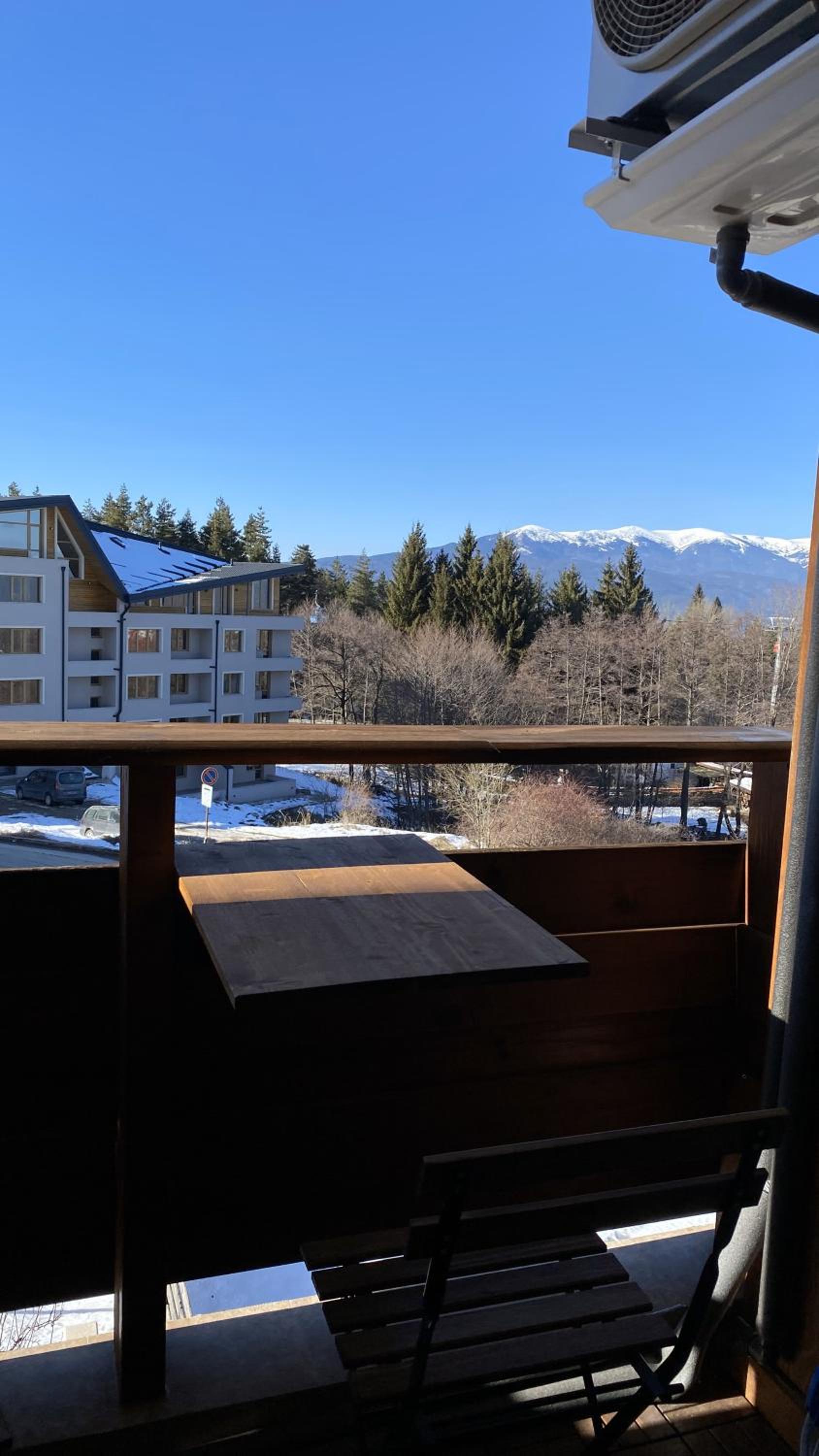 Deluxe Studio 200m from Ski Road