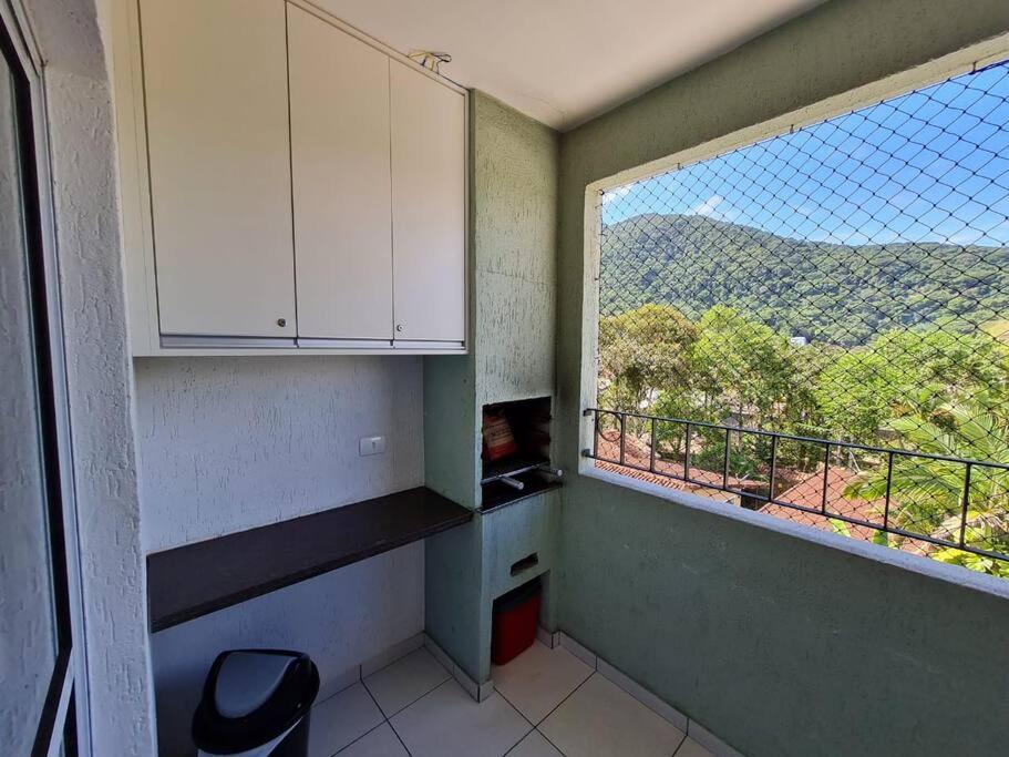 Apartamento em prédio familiar e próximo de várias praias