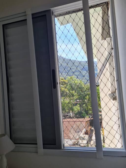 Apartamento em prédio familiar e próximo de várias praias