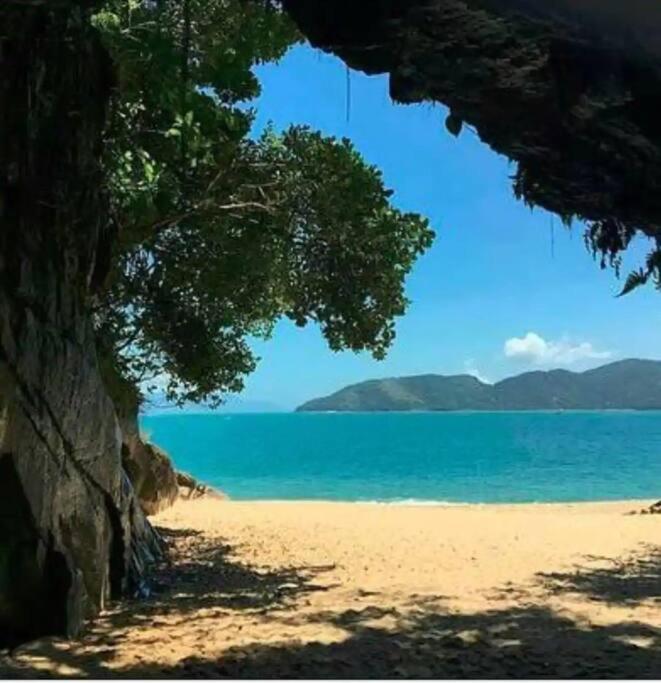 Apartamento em prédio familiar e próximo de várias praias