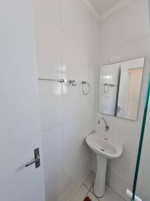Apartamento em prédio familiar e próximo de várias praias