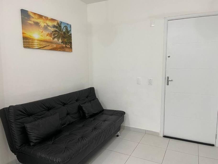 Apartamento em prédio familiar e próximo de várias praias