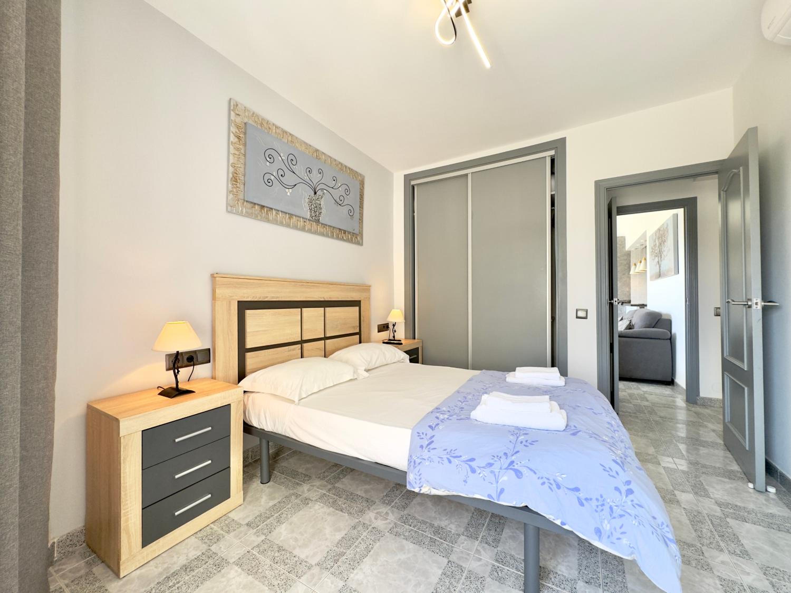 Apartamento vistas al mar junto Puerto Marina