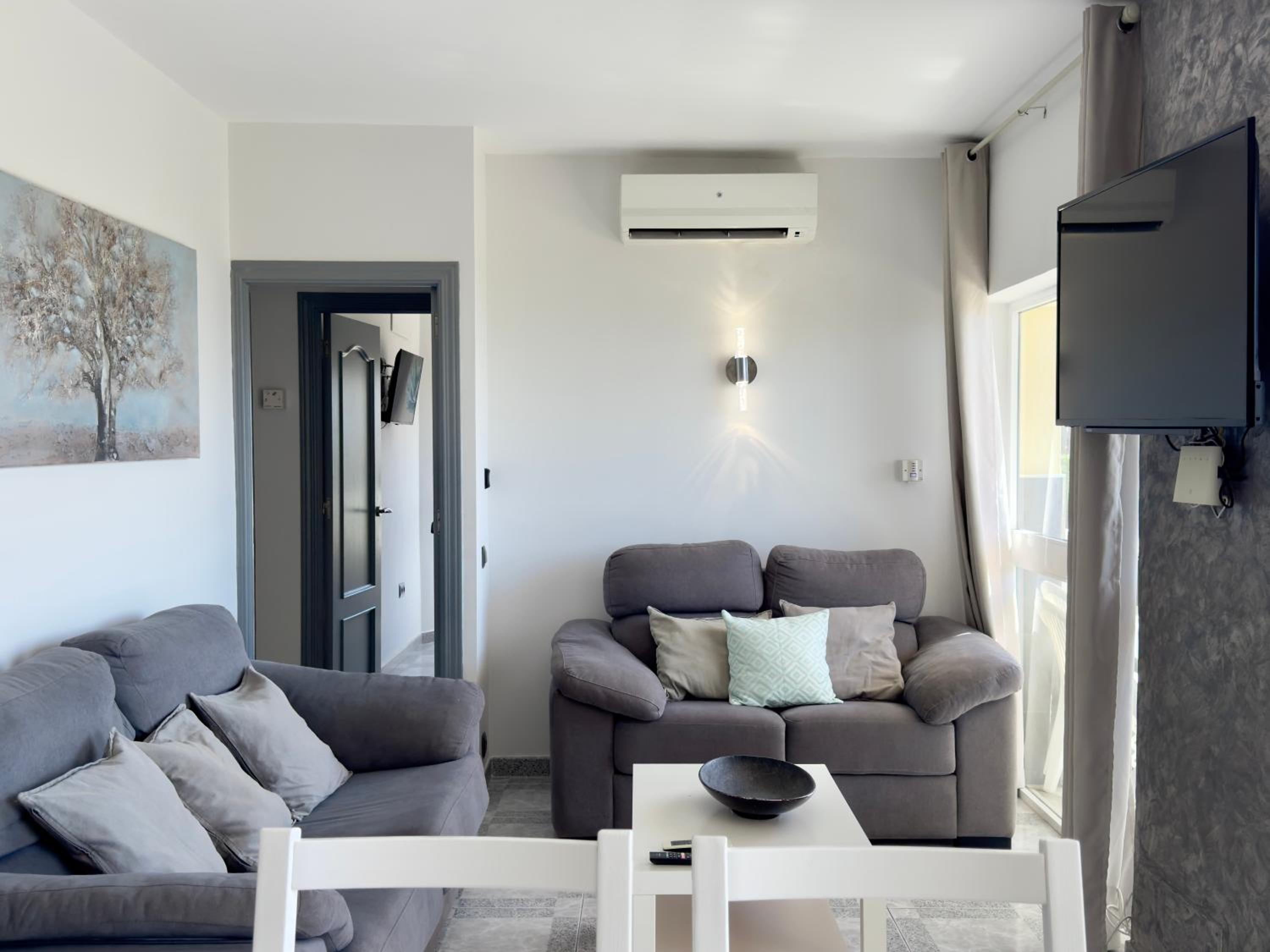 Apartamento vistas al mar junto Puerto Marina