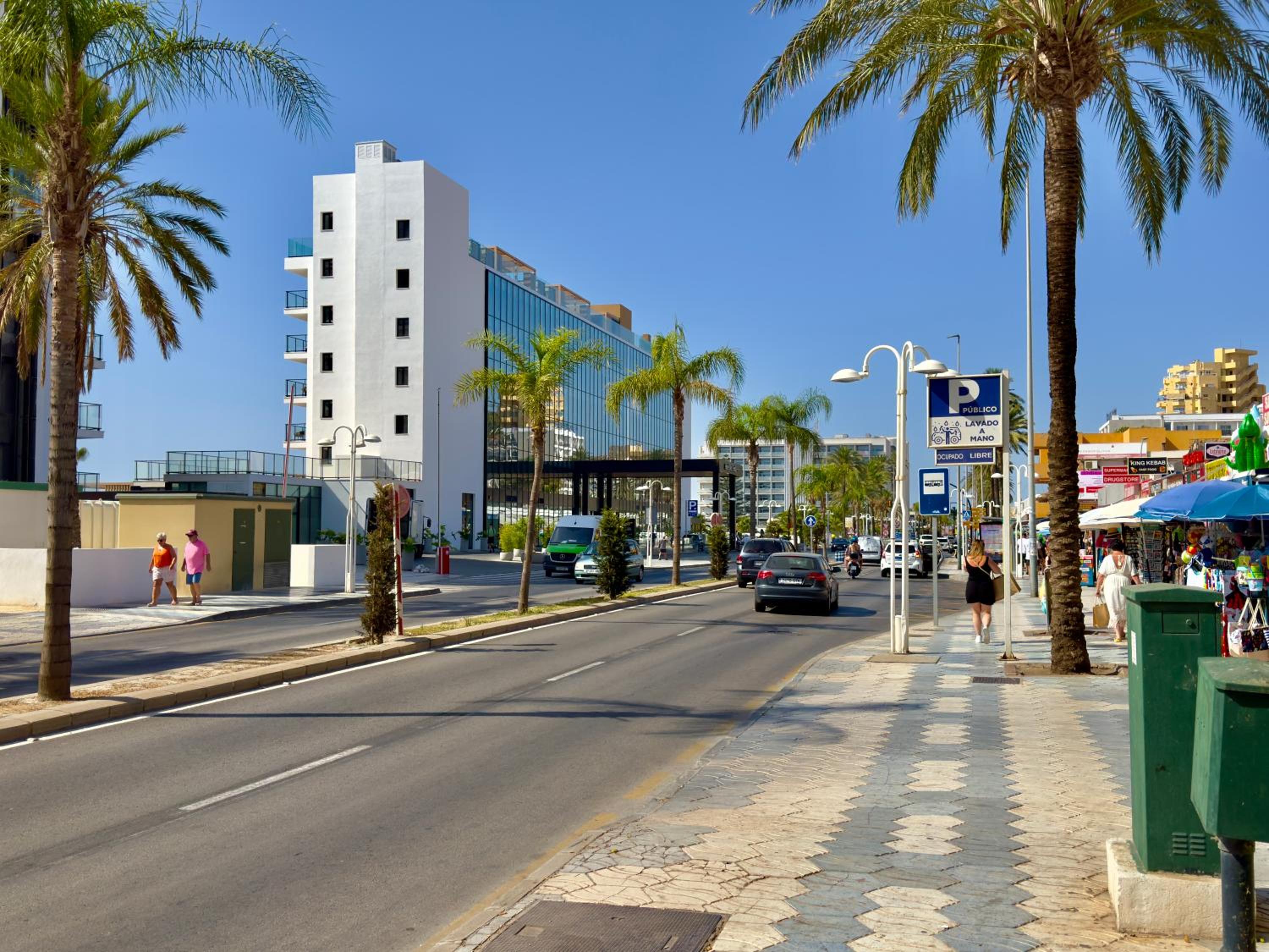 Apartamento vistas al mar junto Puerto Marina