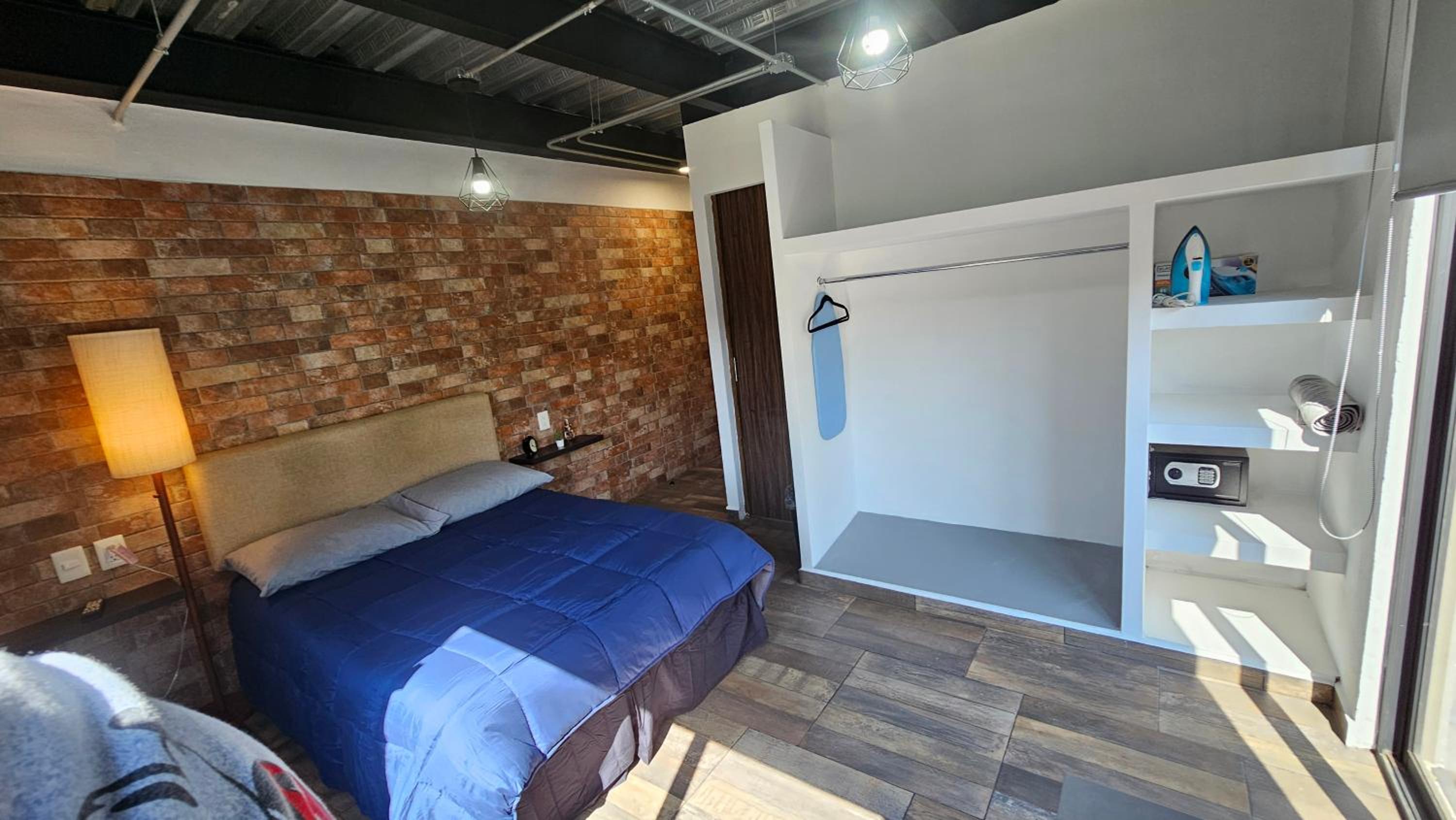 Casona 46 STUDIOS ITESM CEM Estudiantes Empresas Ejecutivos Familias Factura 10min Izcalli-15min Esmeralda-20min Sátelite-25min AIFA