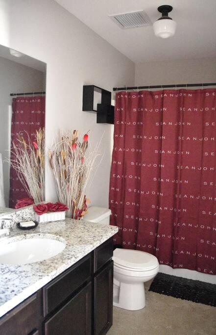 Aurora Vacations - Downtown Aurora River Facing Gem - Property Image 1