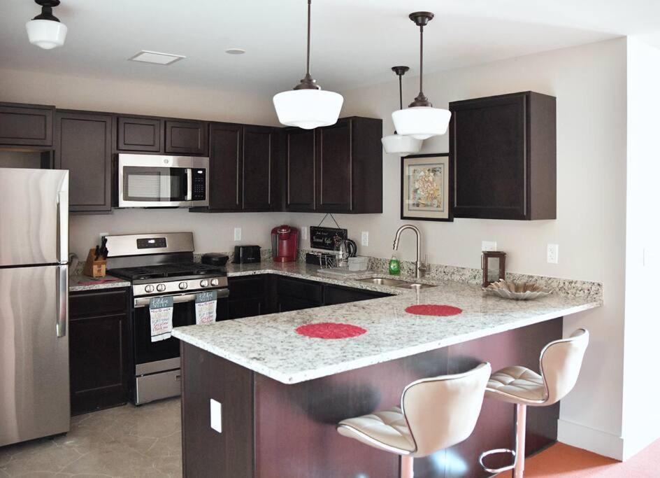 Aurora Vacations - Downtown Aurora River Facing Gem - Property Image 22