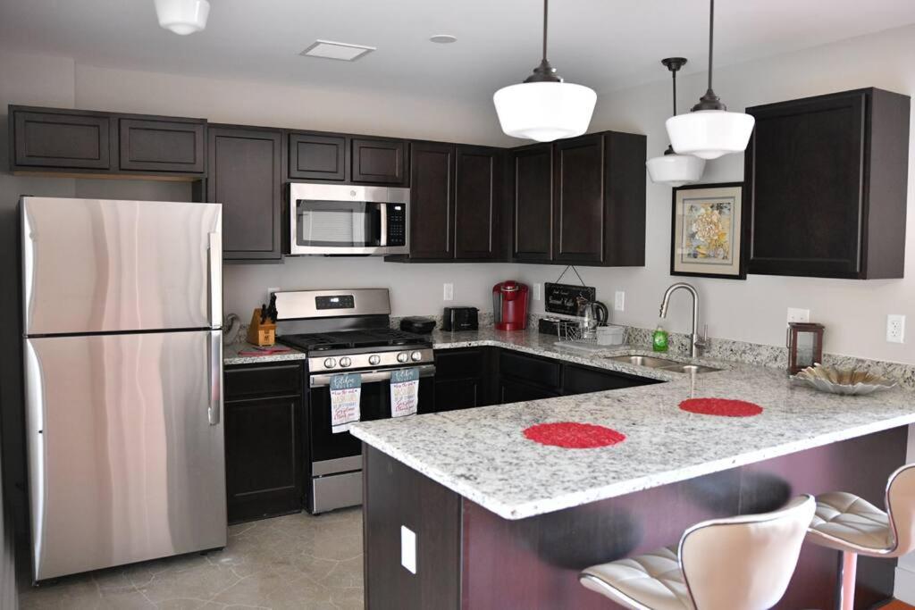 Aurora Vacations - Downtown Aurora River Facing Gem - Property Image 2