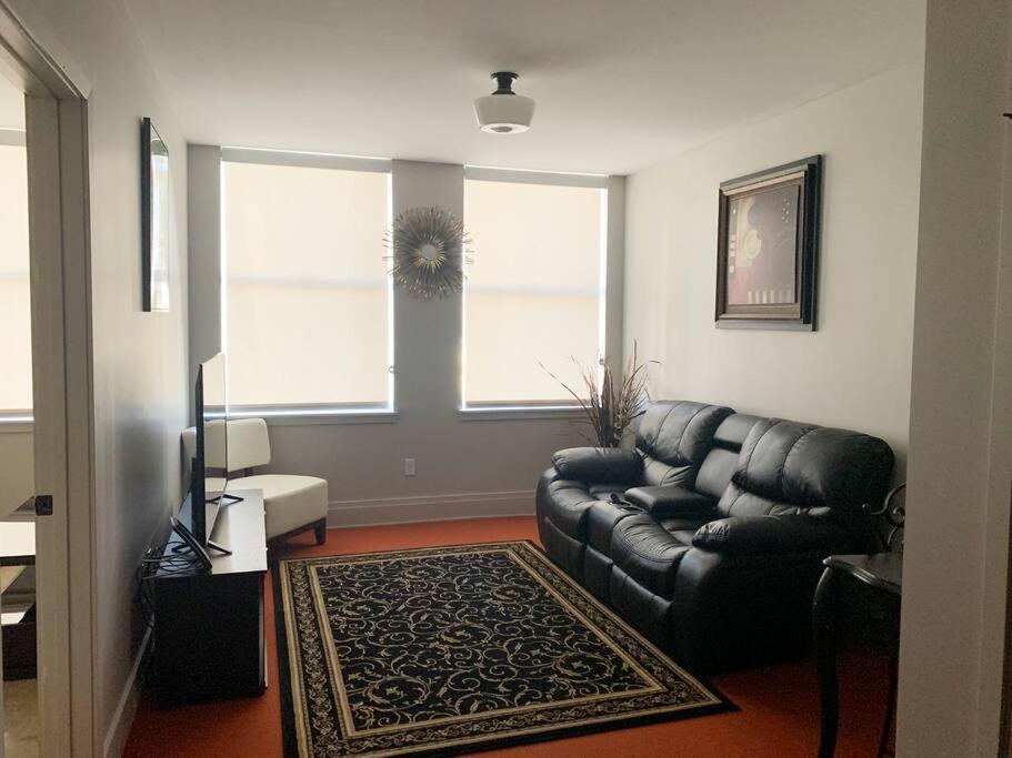 Aurora Vacations - Downtown Aurora River Facing Gem - Property Image 3