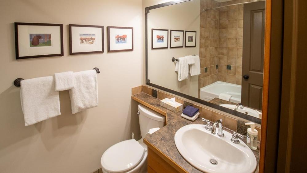 Timberline Lodges by Fernie Lodging Co