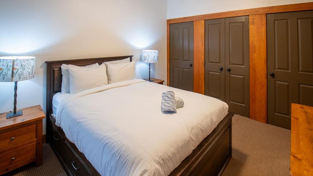 Timberline Lodges by Fernie Lodging Co