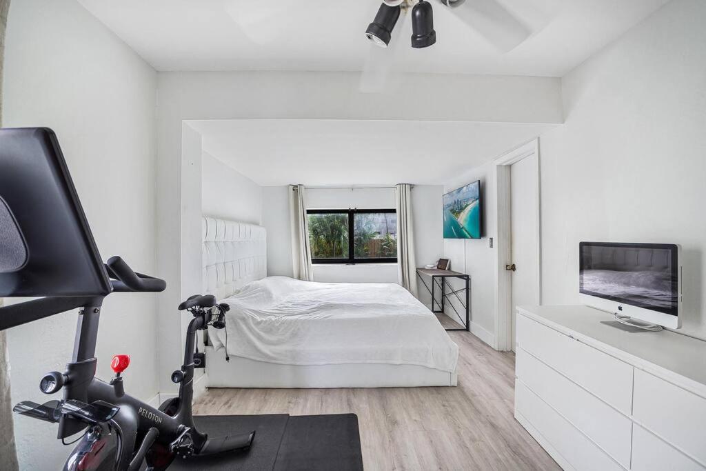 Modern 2 bedroom house in coral way