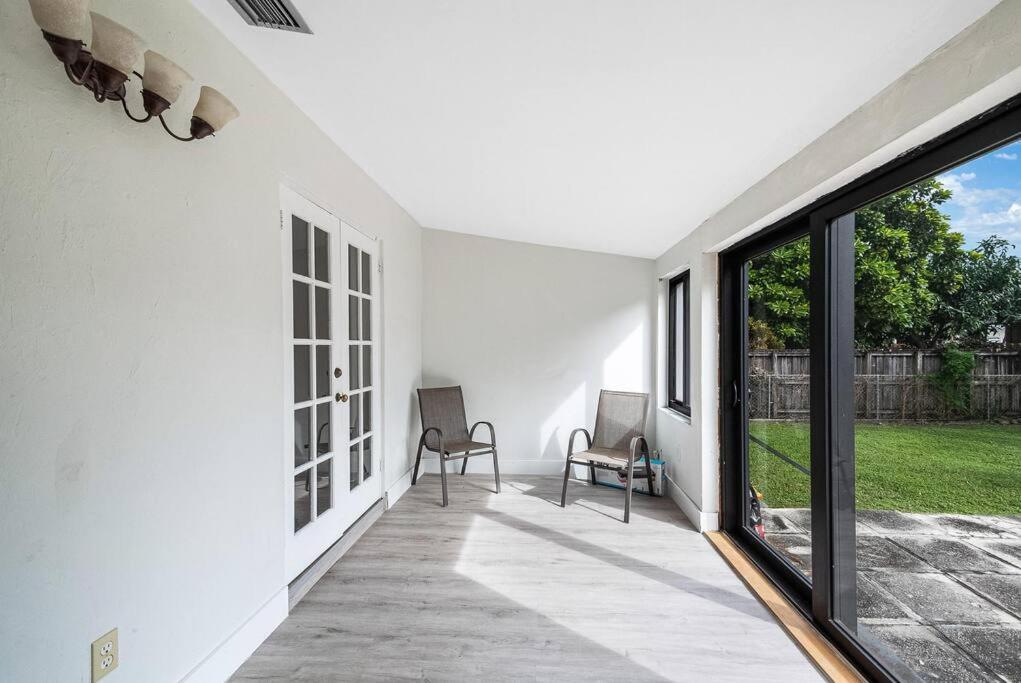 Modern 2 bedroom house in coral way