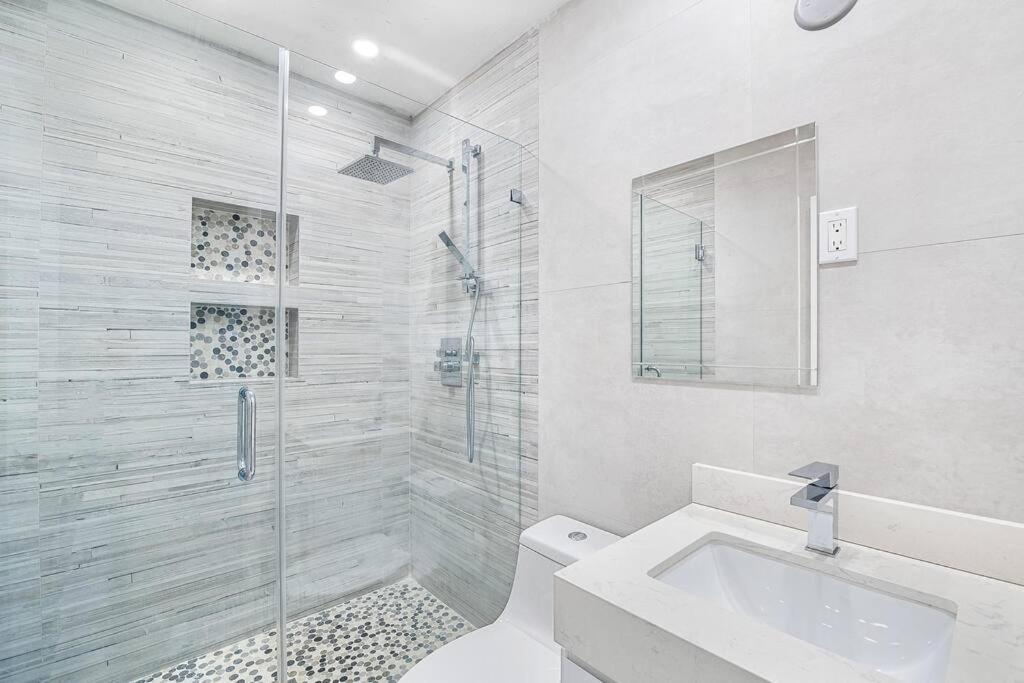 Modern 2 bedroom house in coral way
