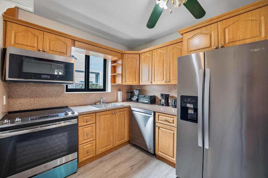 Modern 2 bedroom house in coral way