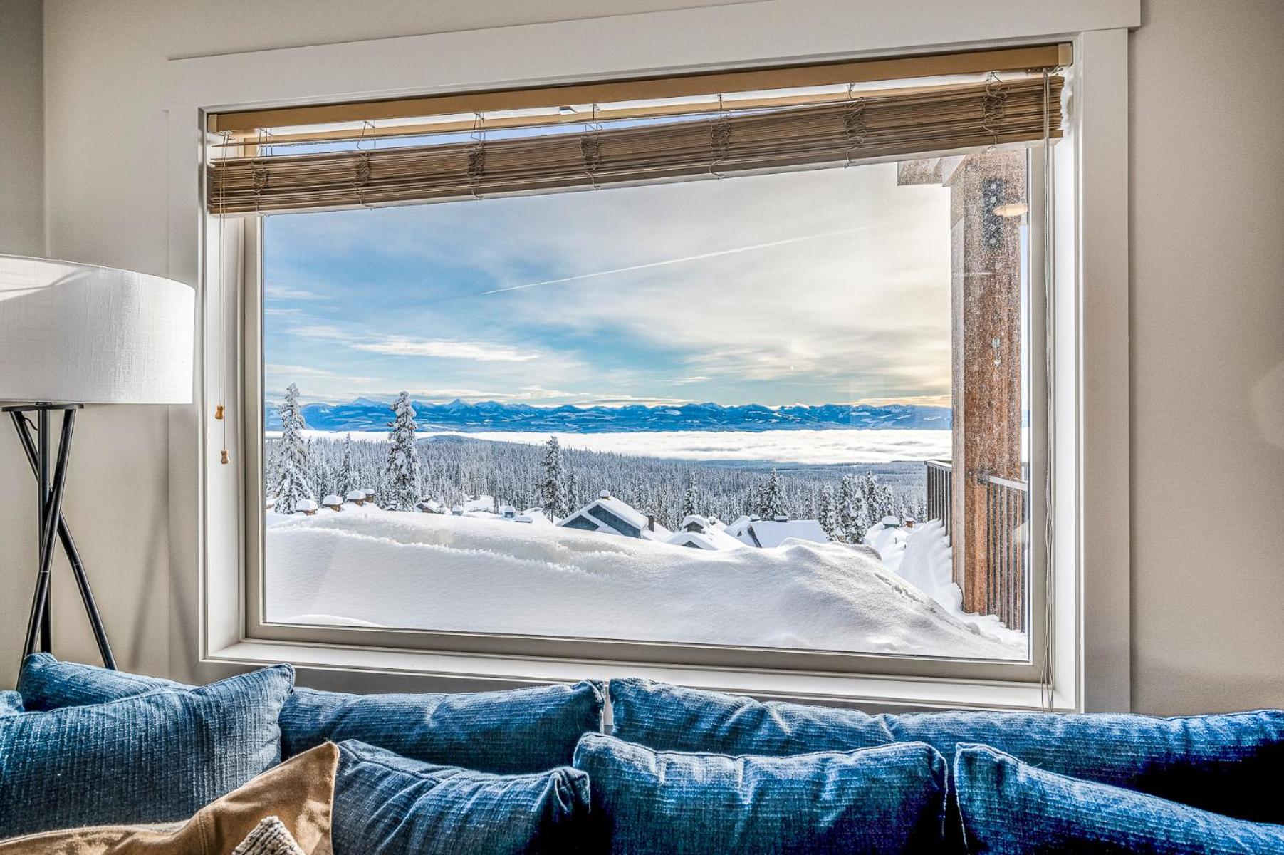 Vista at Big White w Amazing Location and View