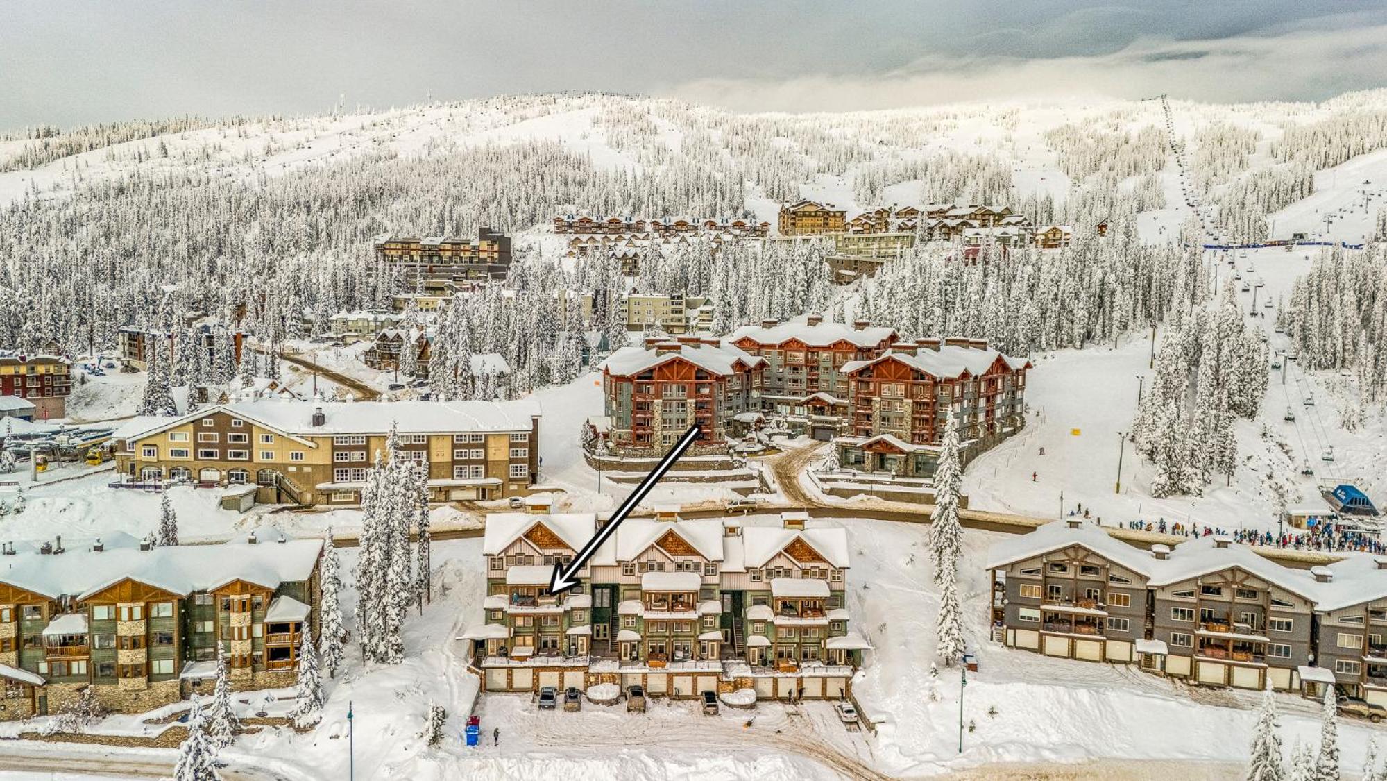 Vista at Big White w Amazing Location and View
