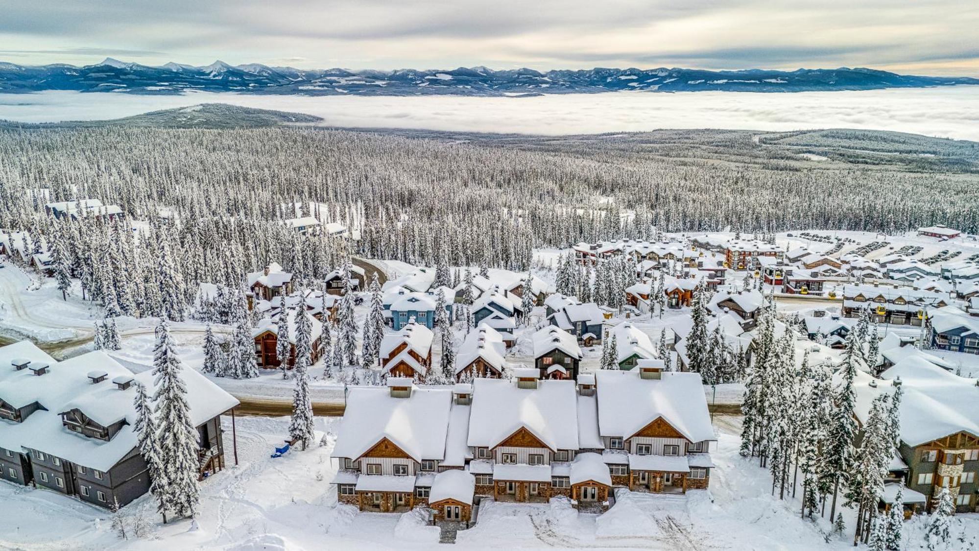 Vista at Big White w Amazing Location and View