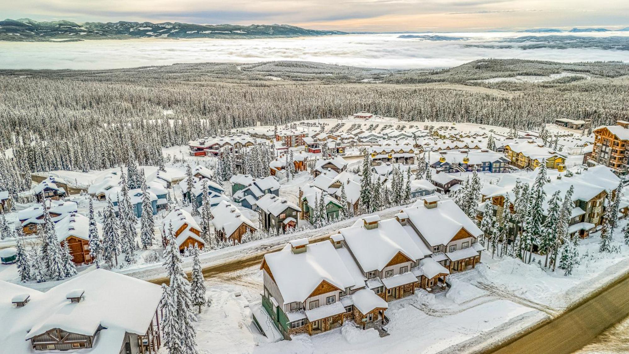 Vista at Big White w Amazing Location and View