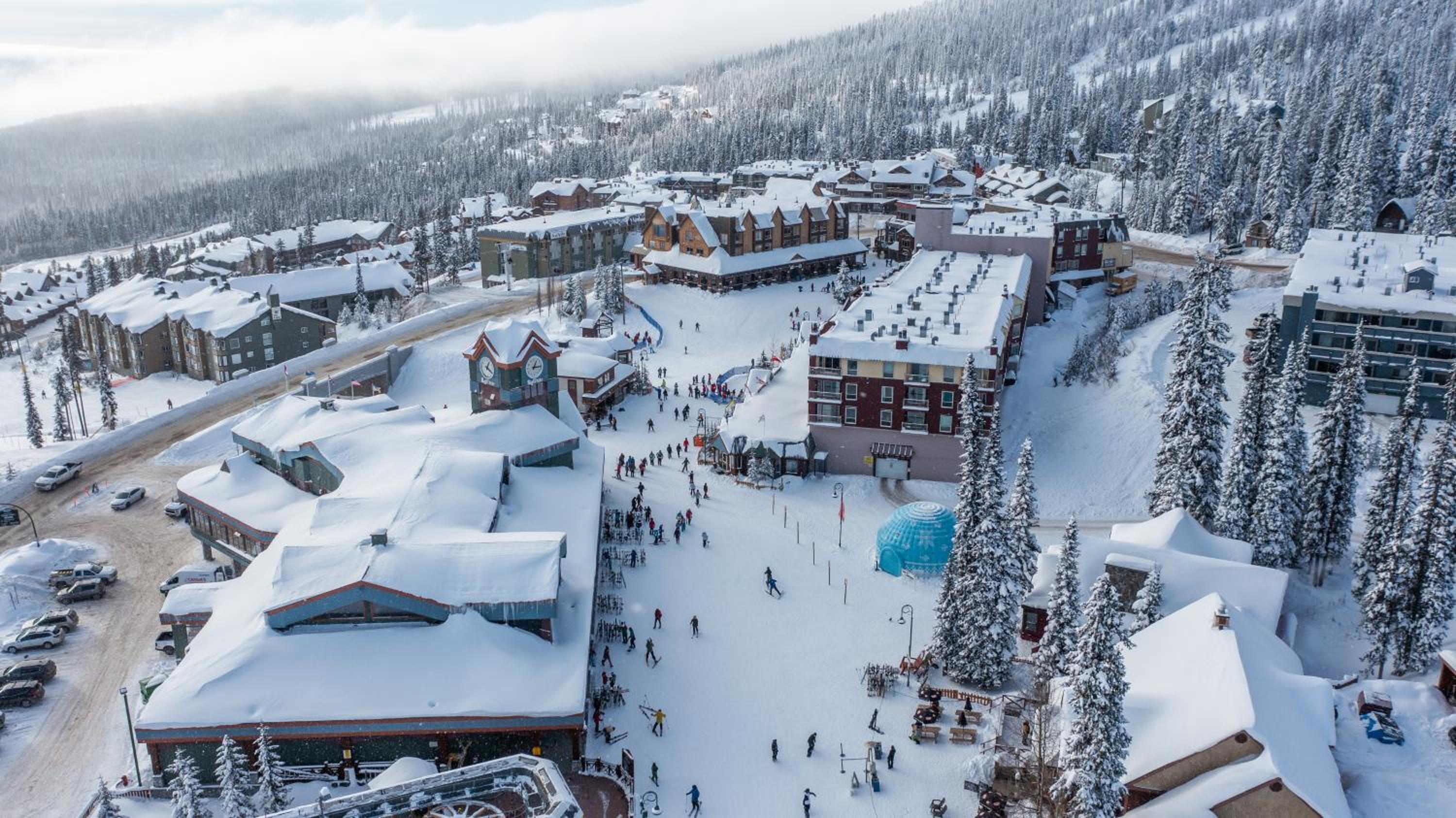 Vista at Big White w Amazing Location and View