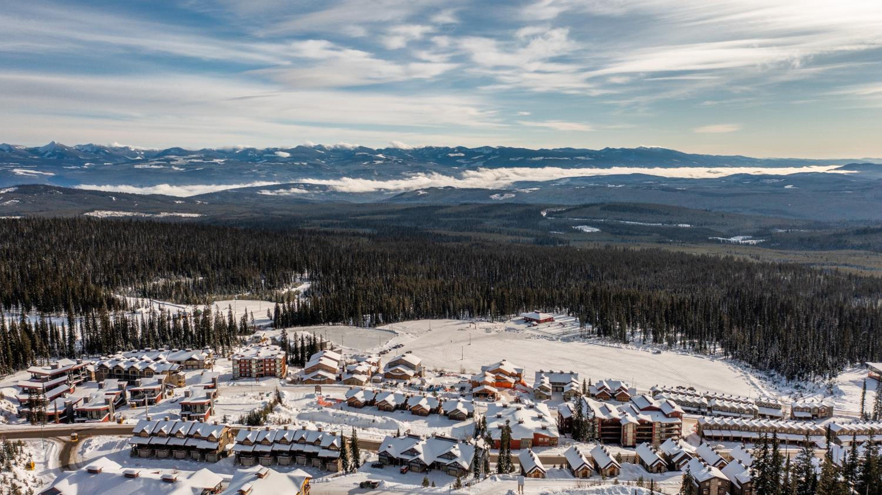 Vista at Big White w Amazing Location and View