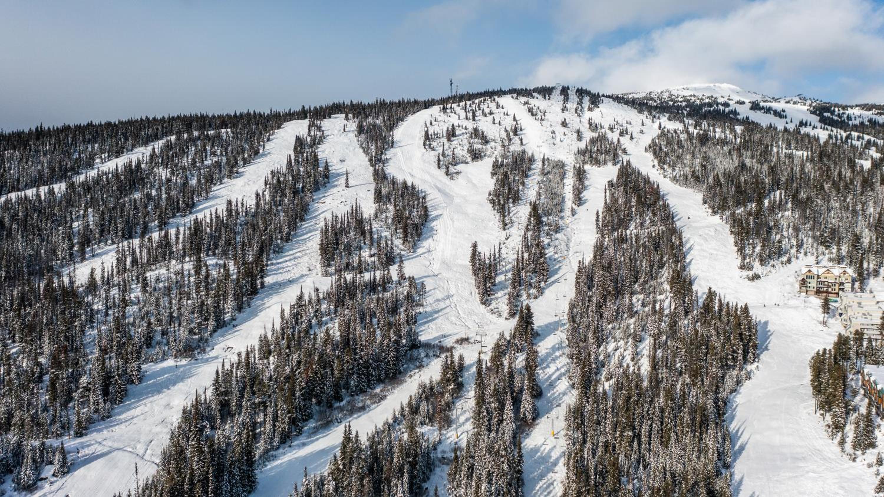 Vista at Big White w Amazing Location and View
