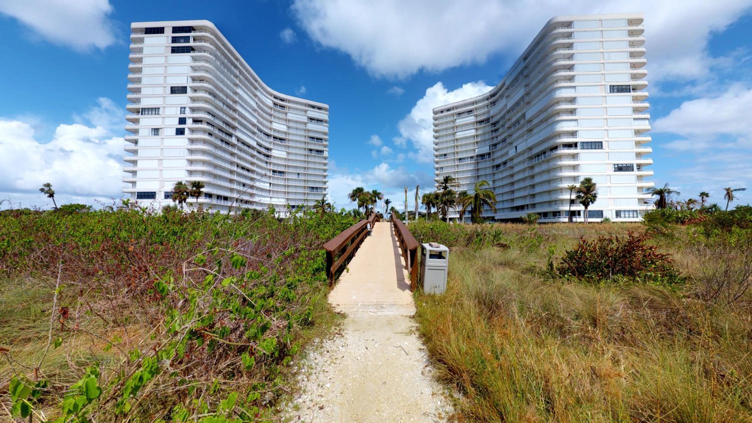 Beachfront 2 Bed 12th Floor I Updated view 4