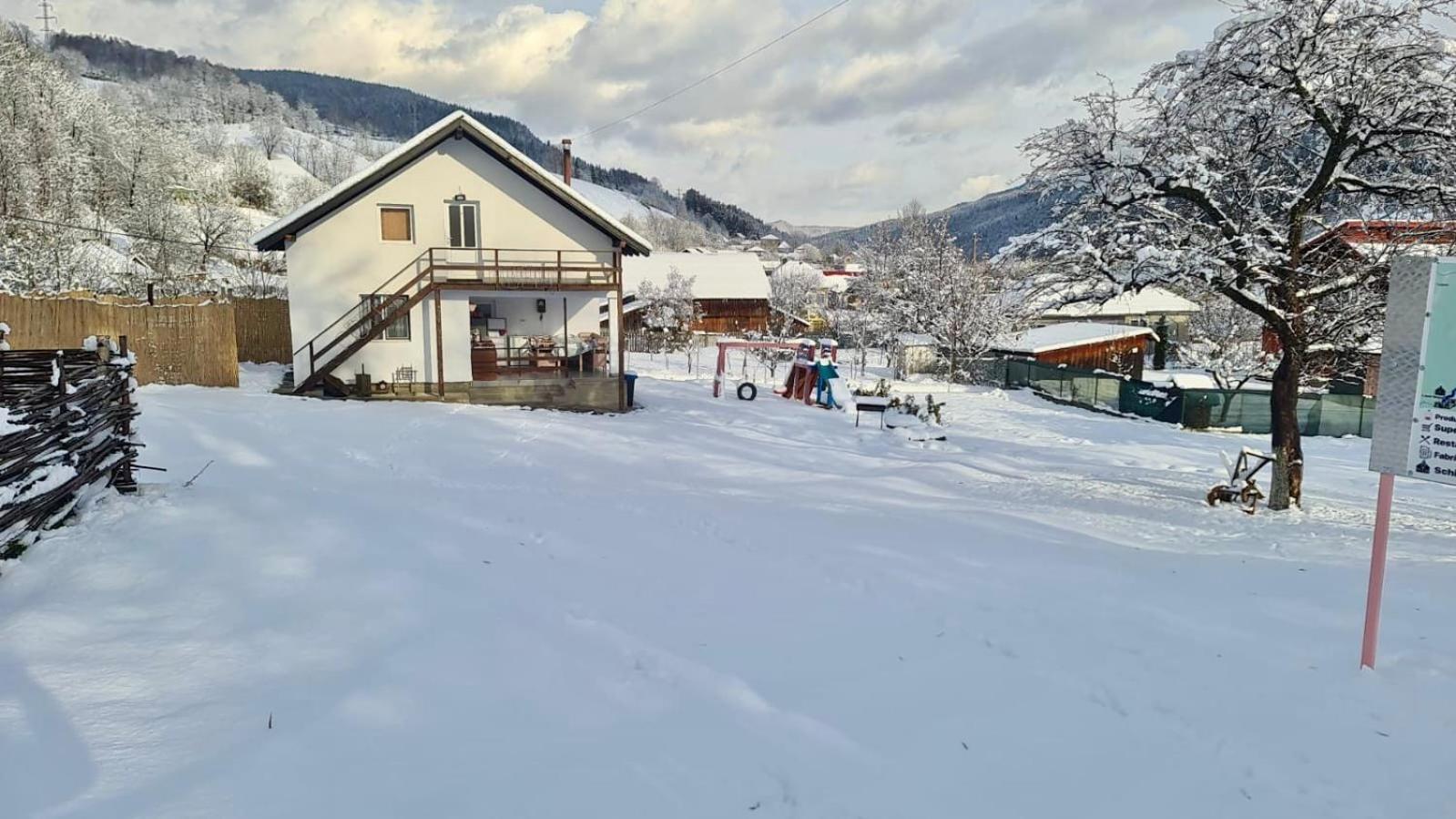 Casa Adela LaculRosu Bicaz