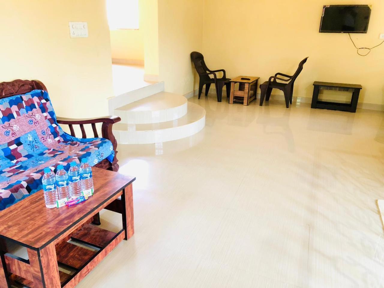 HILLSTONE Villa