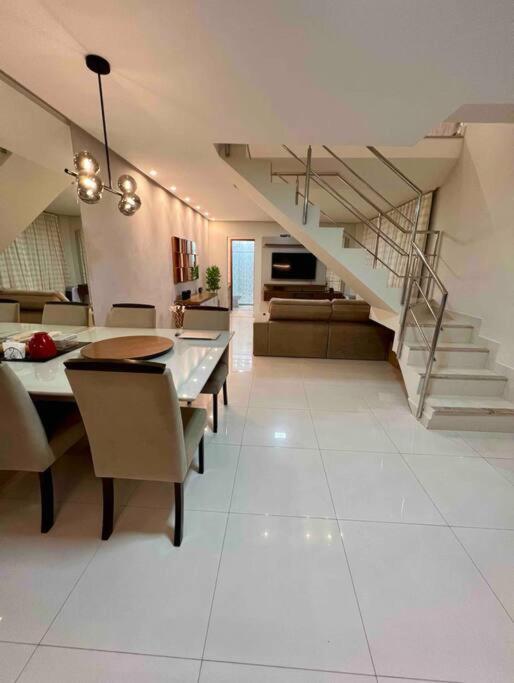 Casa alto padrão com piscina