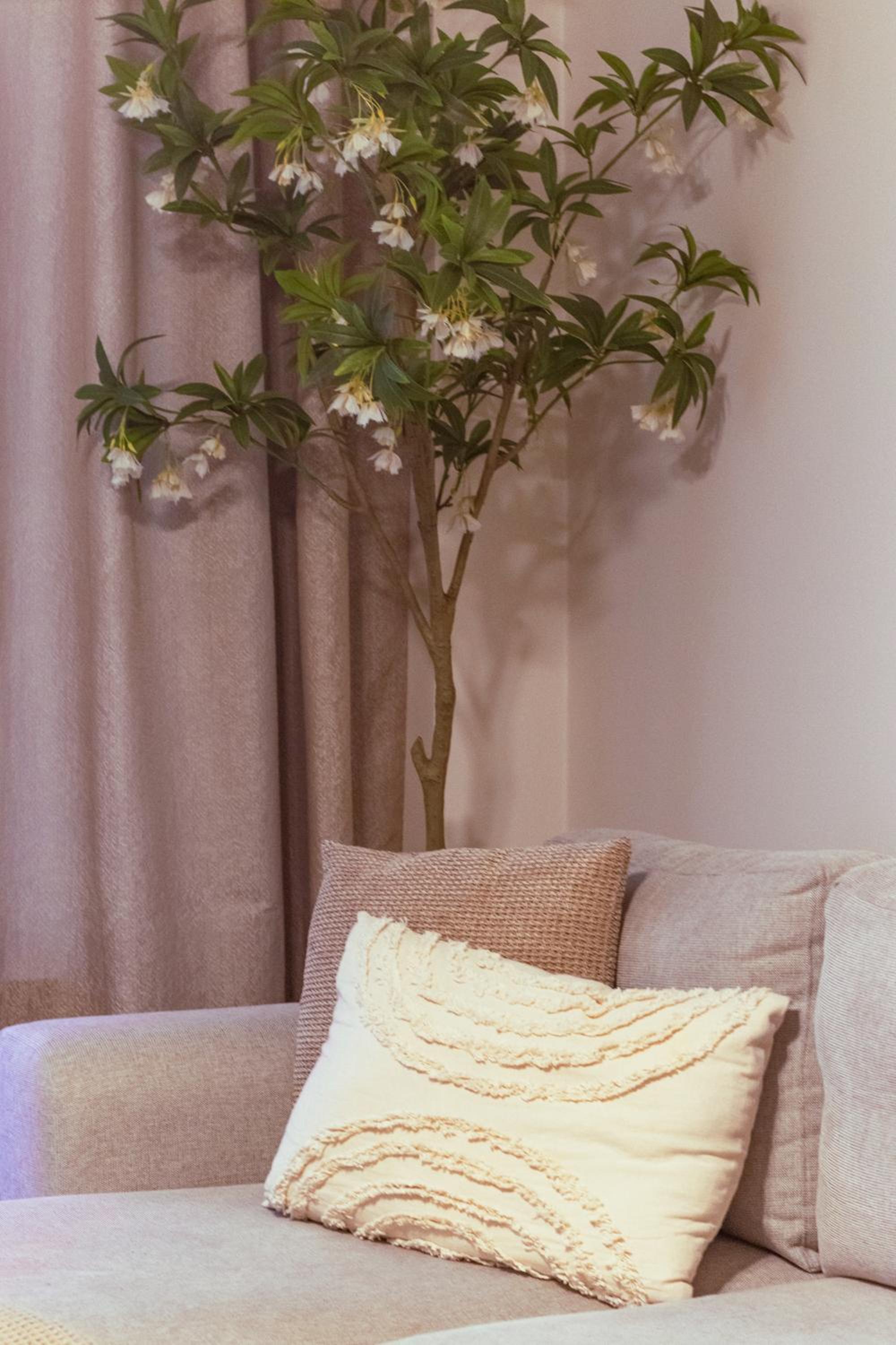 Comfy City Spot Close to Tripla Mall and Dining