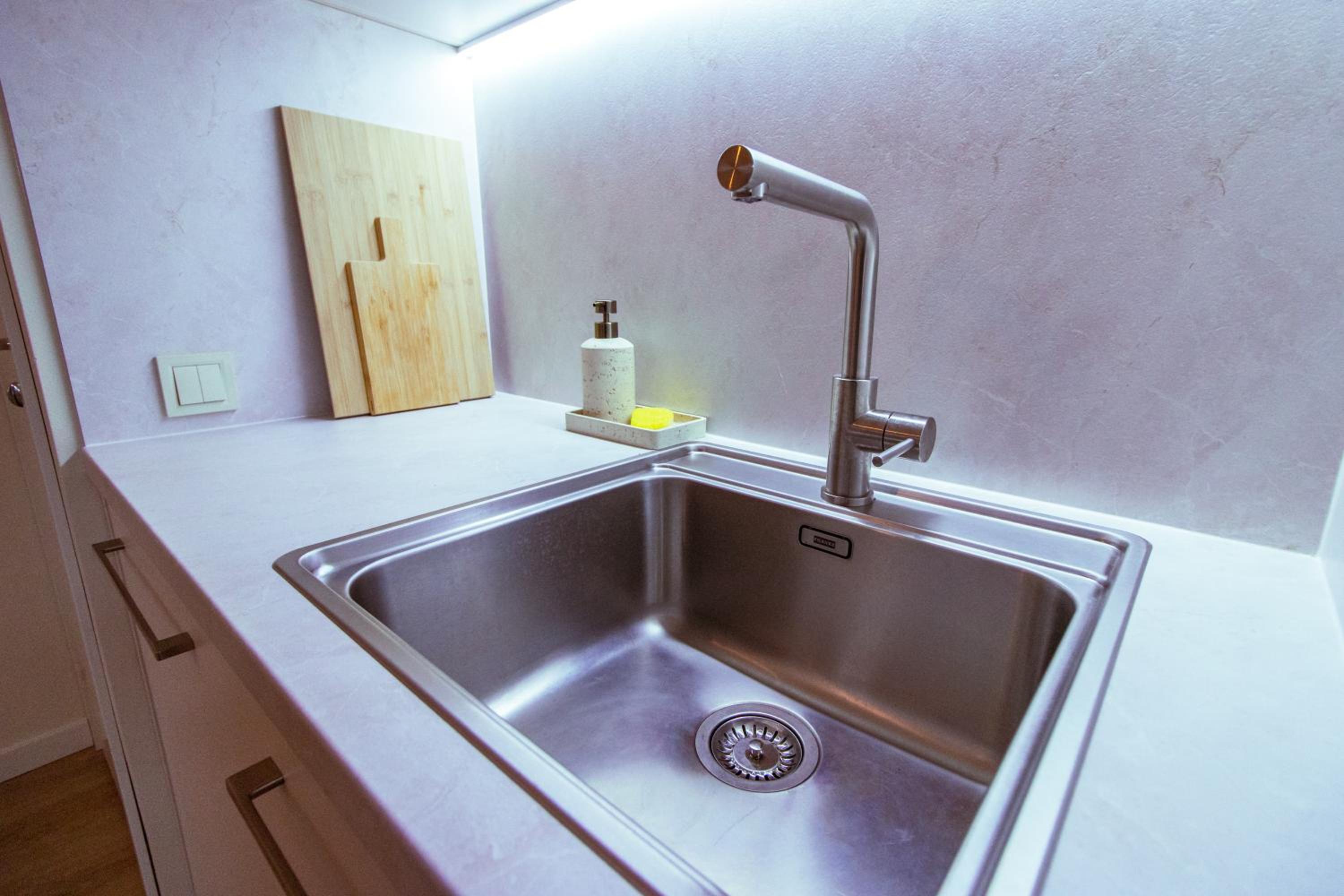 Comfy City Spot Close to Tripla Mall and Dining