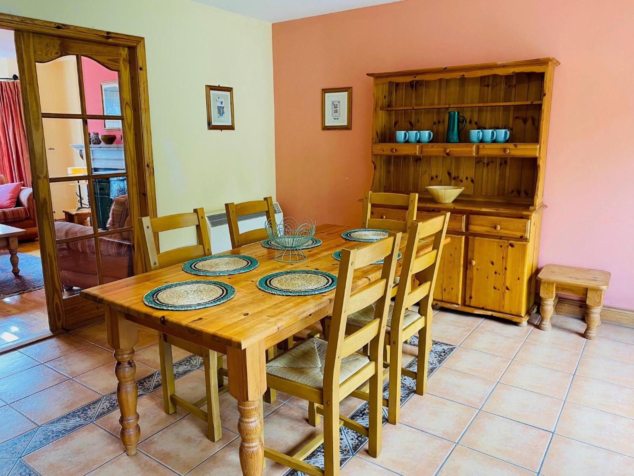 Convenient spacious 3 bedroom home in Kenmare town view 3