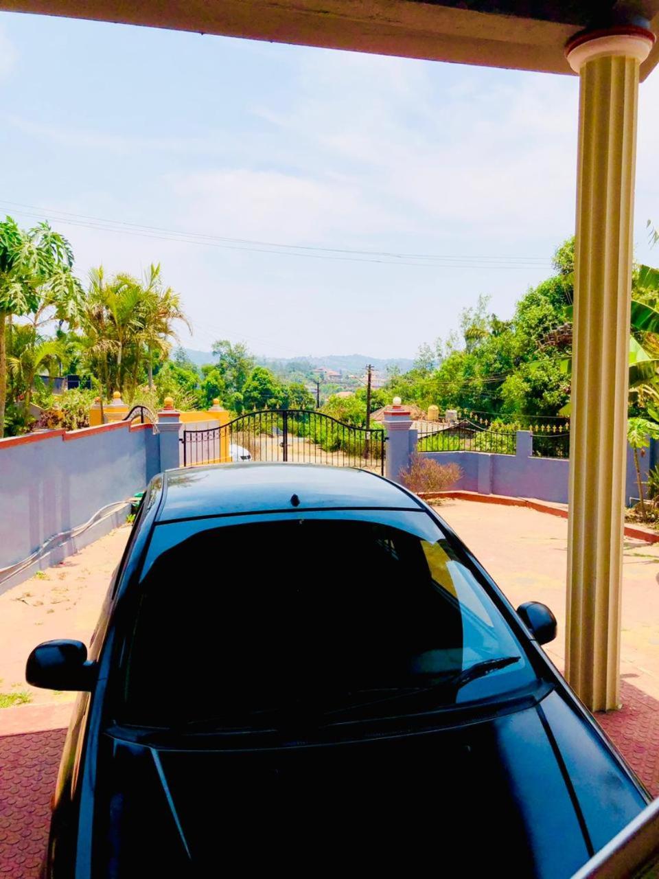 HILLSTONE Villa