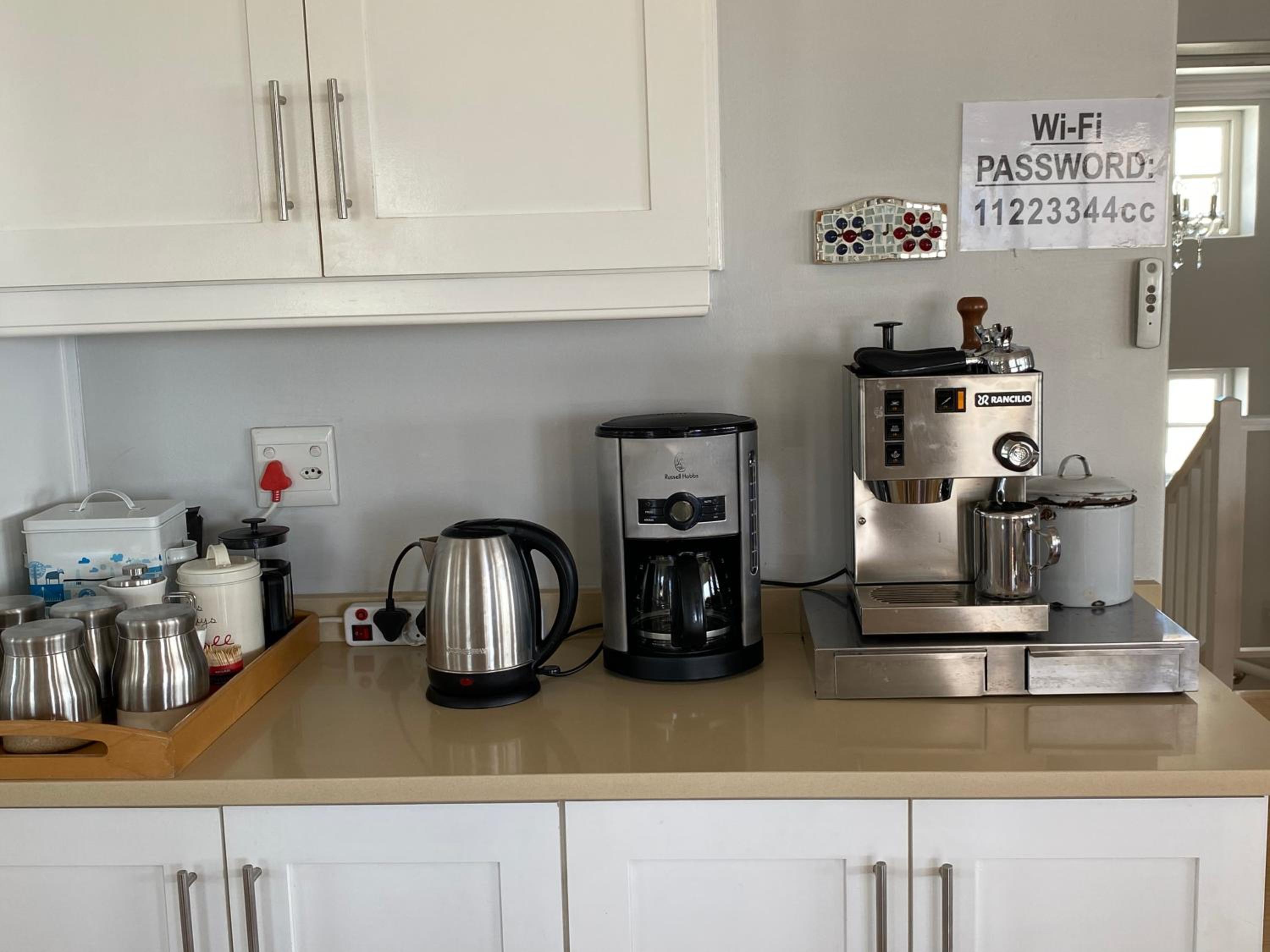 Hermanus Vacations - Shore's Edge Luxury Oceanfront Home - Property Image 12