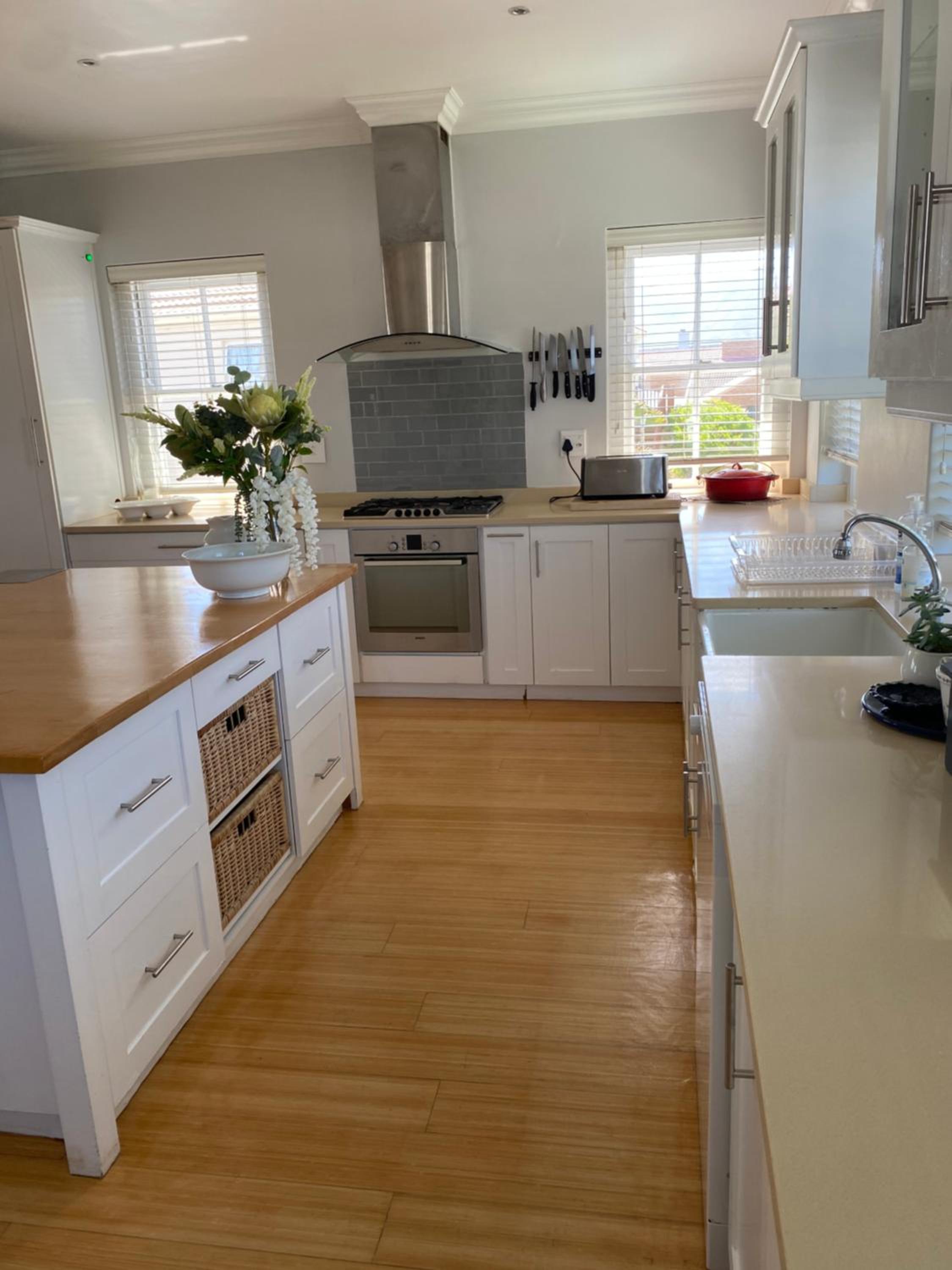 Hermanus Vacations - Shore's Edge Luxury Oceanfront Home - Property Image 11