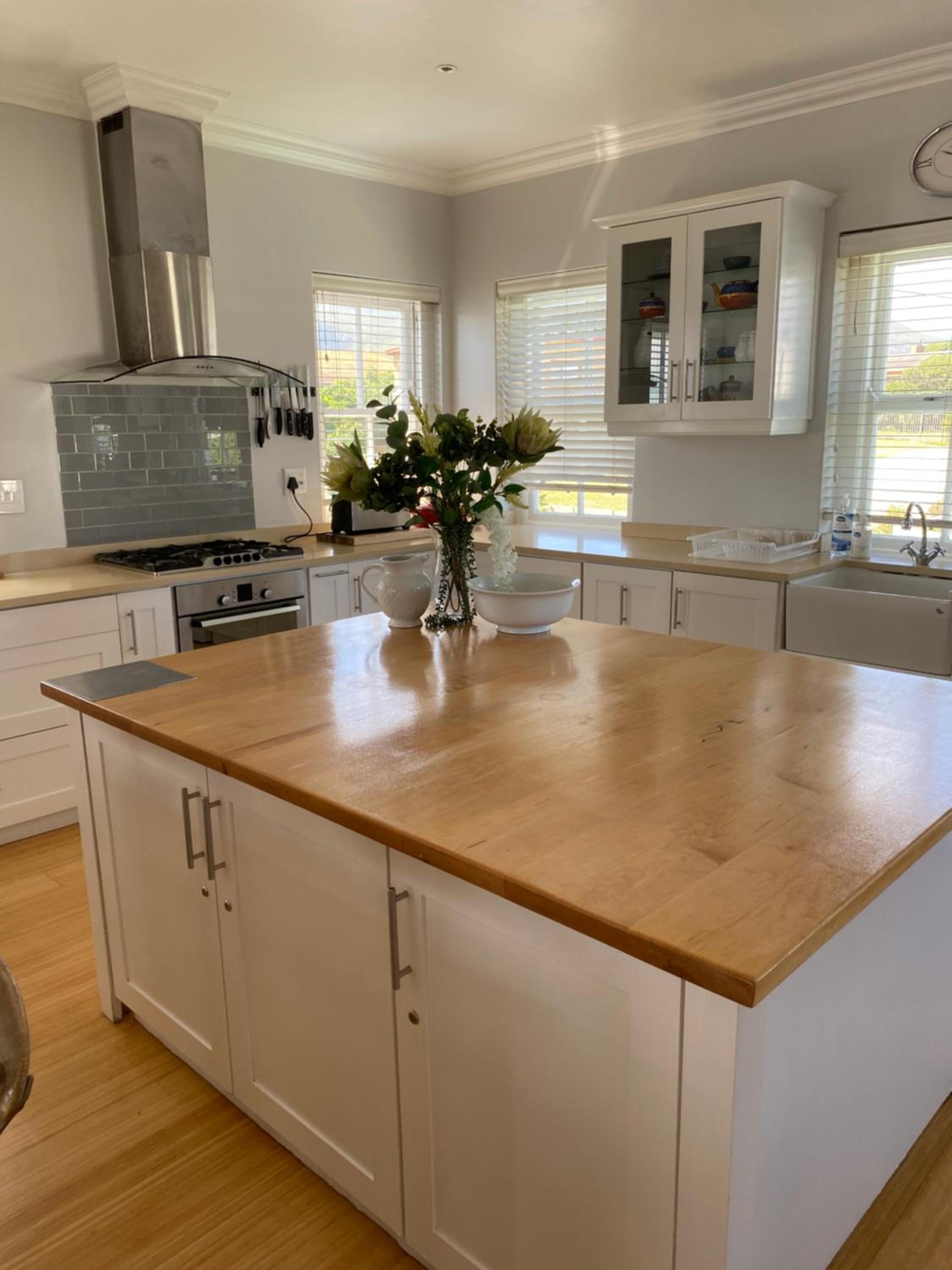 Hermanus Vacations - Shore's Edge Luxury Oceanfront Home - Property Image 10