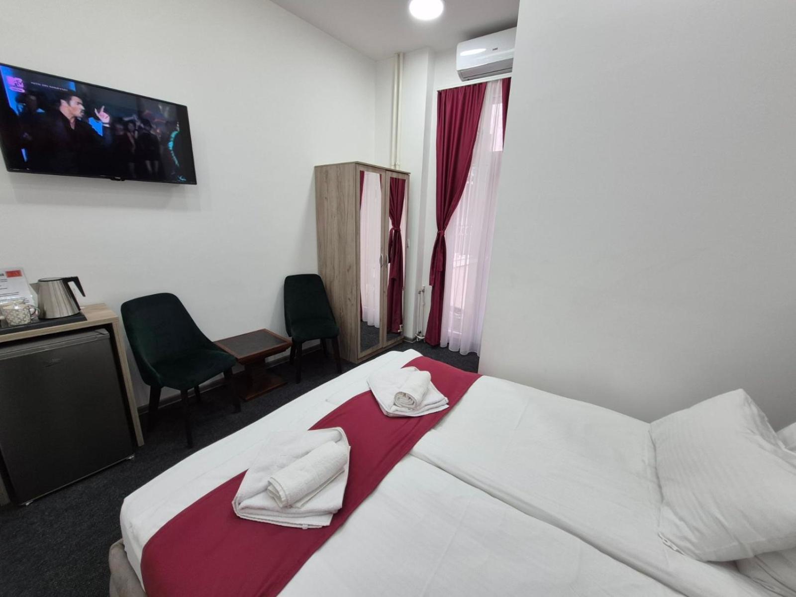 Authentic Belgrade Centre - 4 Suites in One Space, with patios in courtyard for smokers view 2