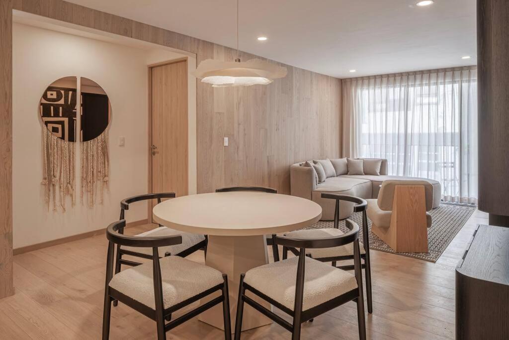 Elegant Apartment with AC and Skydeck Pool in Central Condesa photo 4