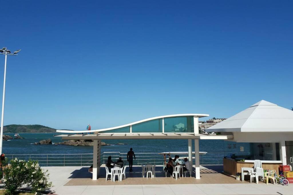 Ap Frente a Praia com Varandão