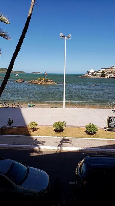 Ap Frente a Praia com Varandão