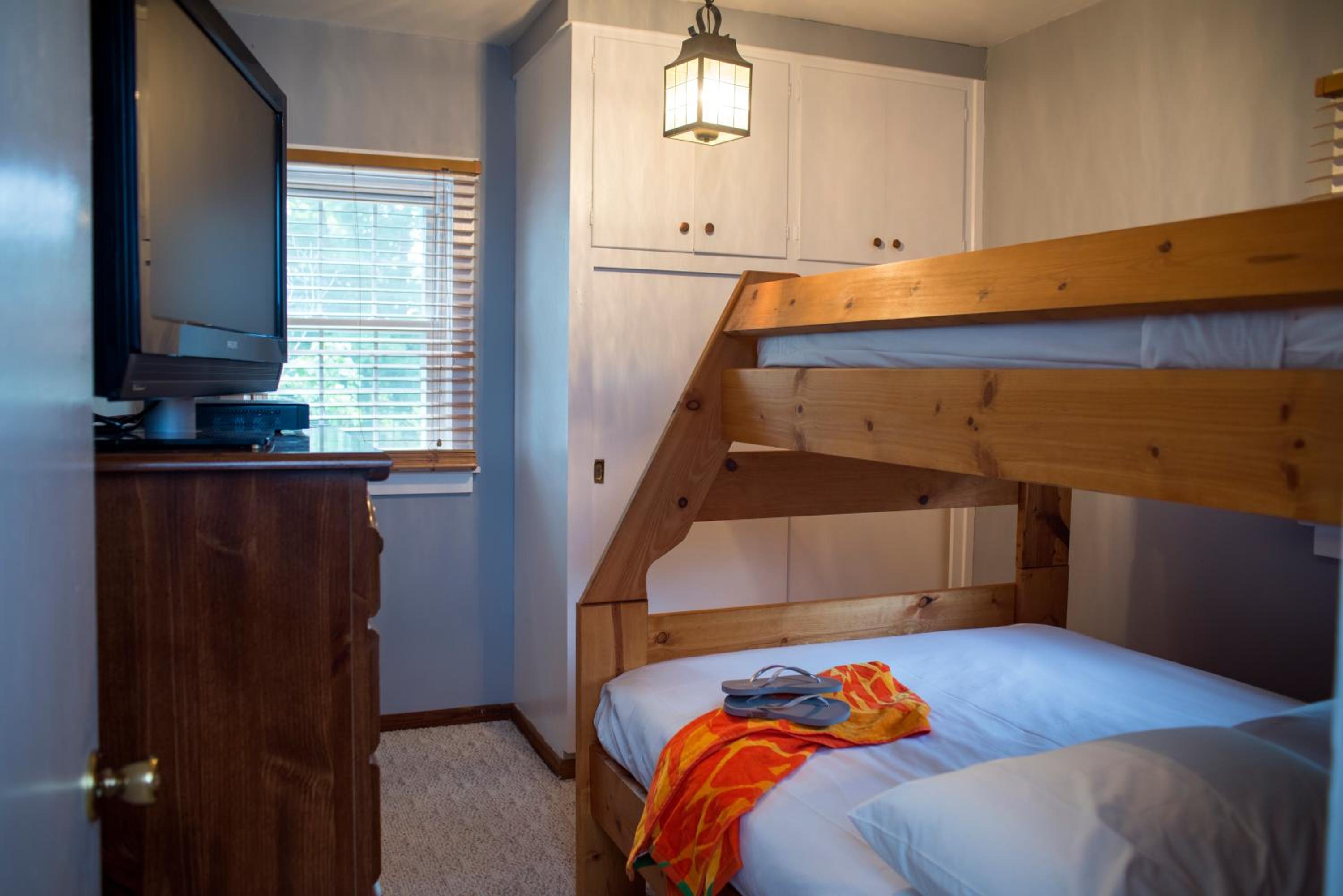 Delton Oaks Resort Motel