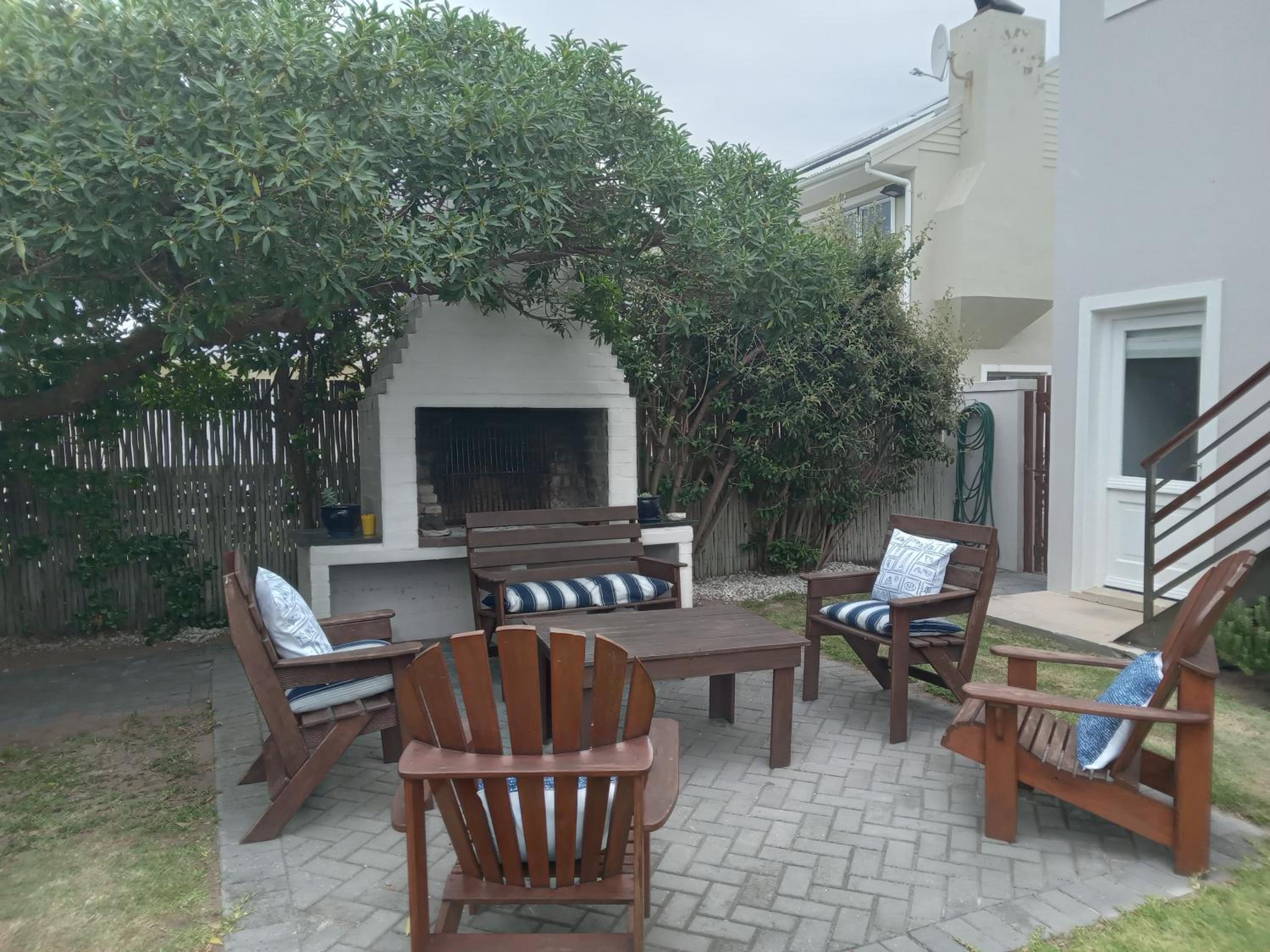 Hermanus Vacations - Shore's Edge Luxury Oceanfront Home - Property Image 5