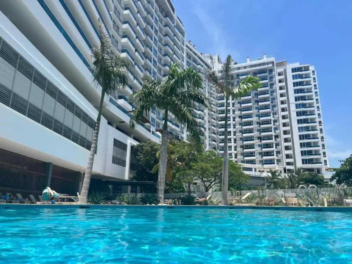Majestic 3BR with Fantastic Pool in Bolivar