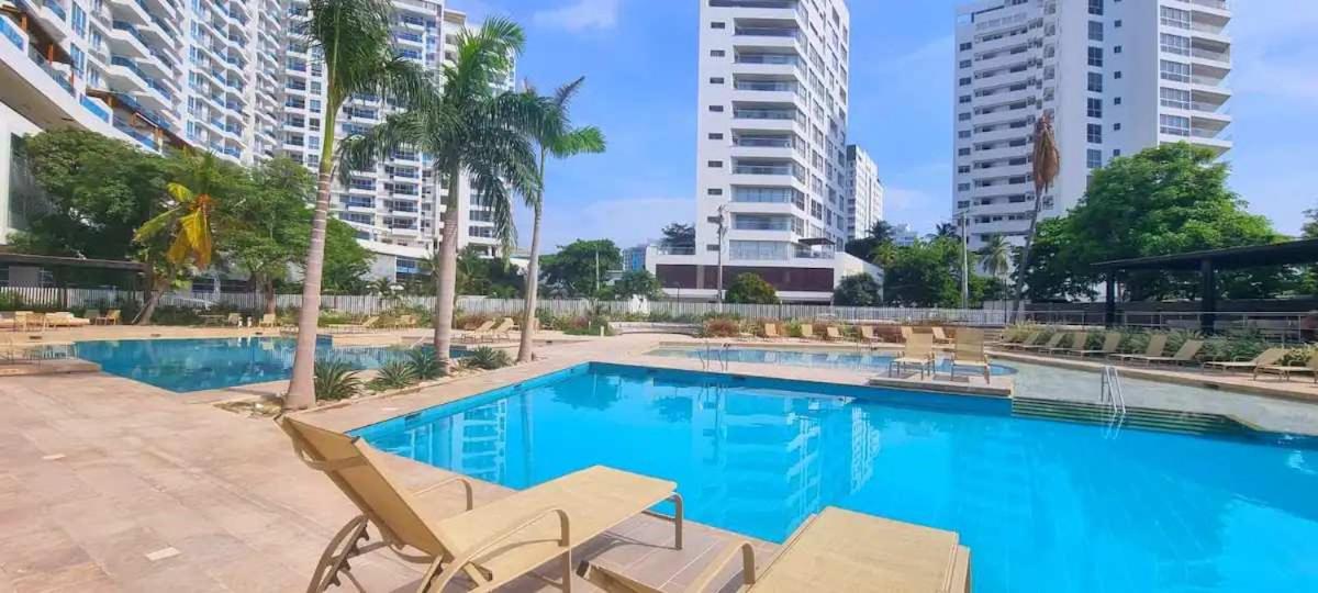 Majestic 3BR with Fantastic Pool in Bolivar